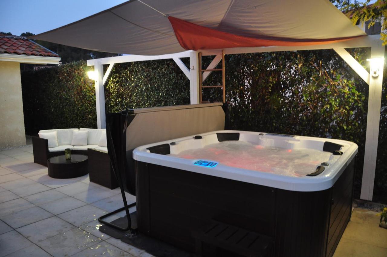 Maison Avec Piscine, Jaccuzi, Hammam A 800 M Du Lac Gastes Exteriör bild